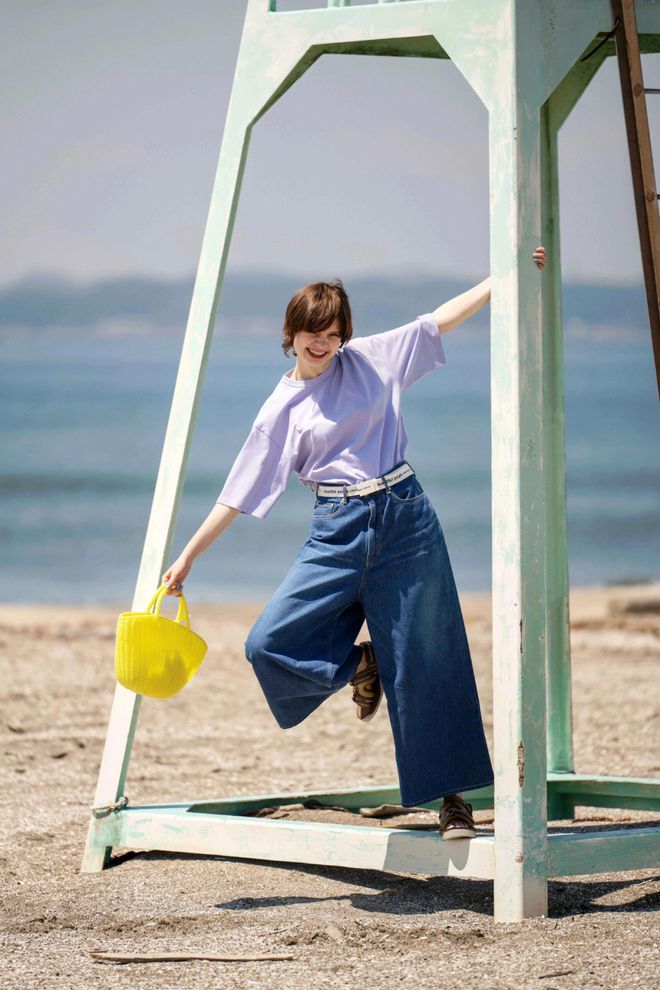 天顺娱乐官方：51岁周迅又穿成人间香奈儿，这个搭配思路确实好用