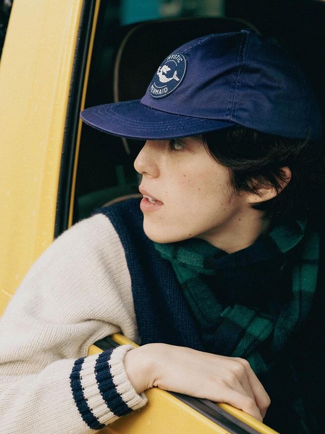 天顺娱乐官方：51岁周迅又穿成人间香奈儿，这个搭配思路确实好用